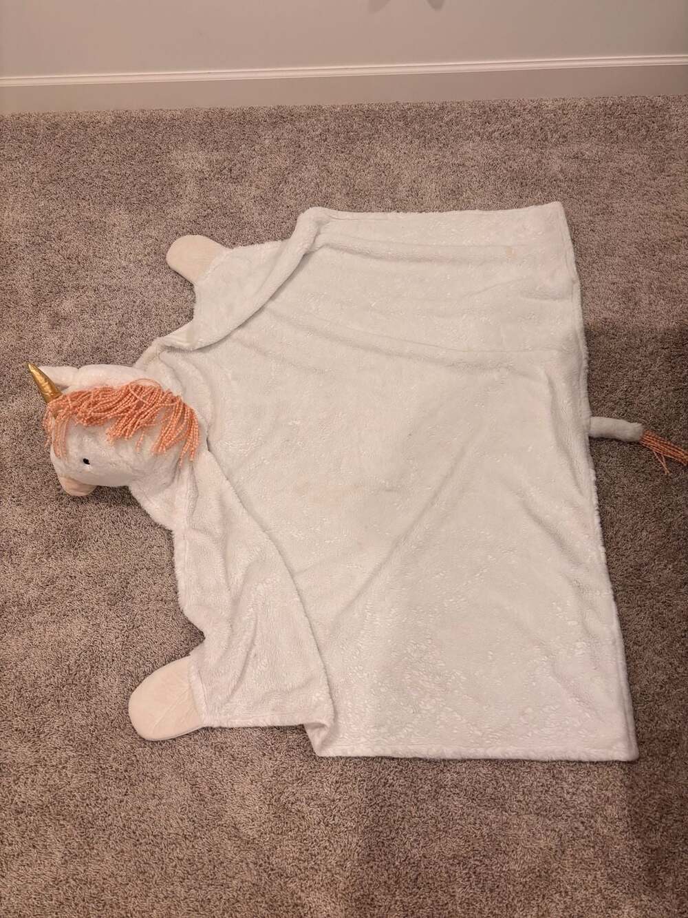 Pillowfort White Unicorn Sensory Friendly Faux Fur Hooded Blanket Wrap